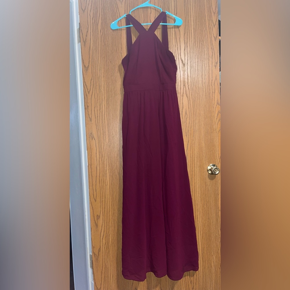 Brides maid dress that can be worn for many different occasions! Worn once.